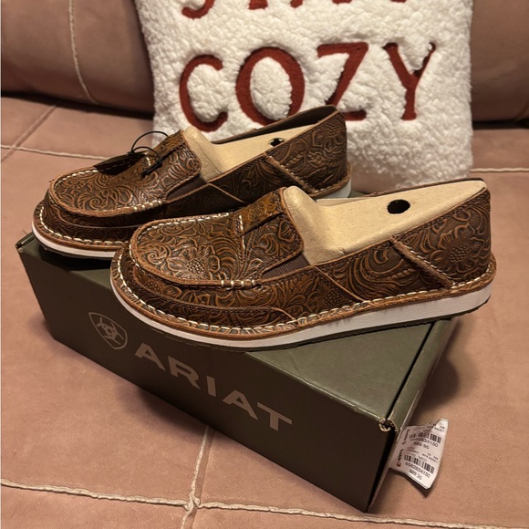 Ariat Women’s  Brown Leather Loafers - Picture 2 of 8